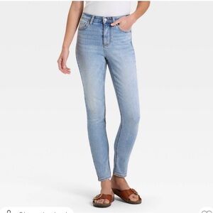 Universal Thread Light Wash High-rise  Skinny Jeans- 10 R